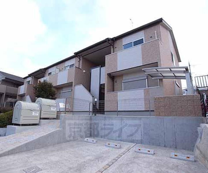 京都府京田辺市三山木谷垣内 2階建 築13年5ヶ月