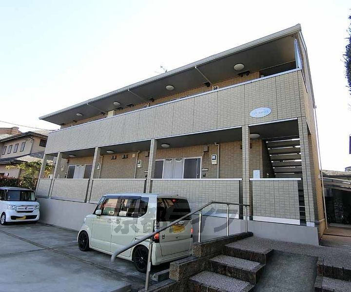 京都府向日市森本町天神森 築15年8ヶ月 2階建