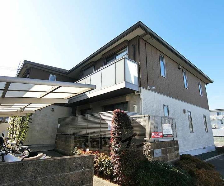京都府京都市伏見区羽束師鴨川町 賃貸アパート
