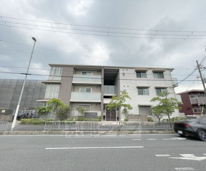 京都府京都市南区久世殿城町 賃貸マンション
