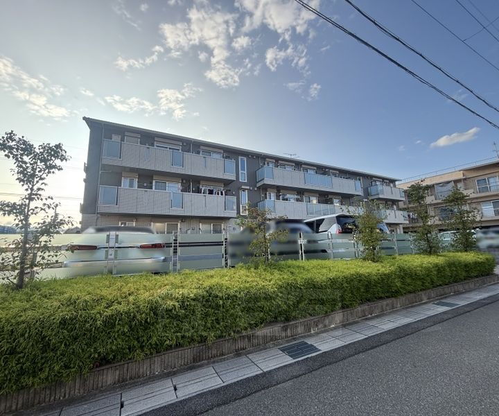 京都府向日市寺戸町飛龍 3階建 築11年2ヶ月