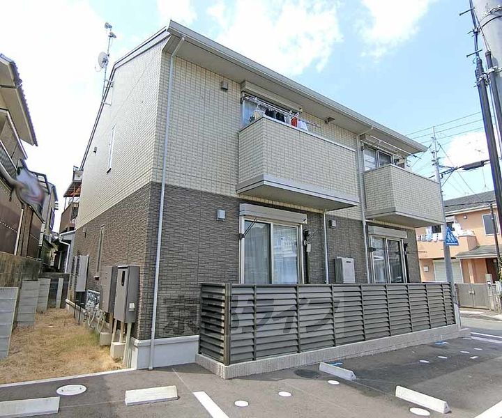 京都府向日市寺戸町二ノ坪 2階建 築6年7ヶ月