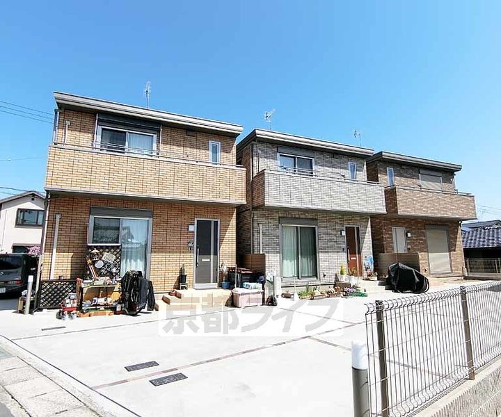京都府長岡京市粟生梶ケ前 2階建 築6年7ヶ月