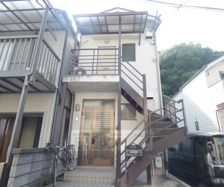 京都府京都市右京区花園内畑町 2階建 築34年6ヶ月