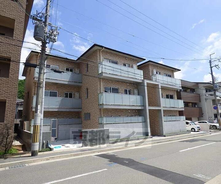 京都府京都市北区上賀茂豊田町 3階建 築6年1ヶ月