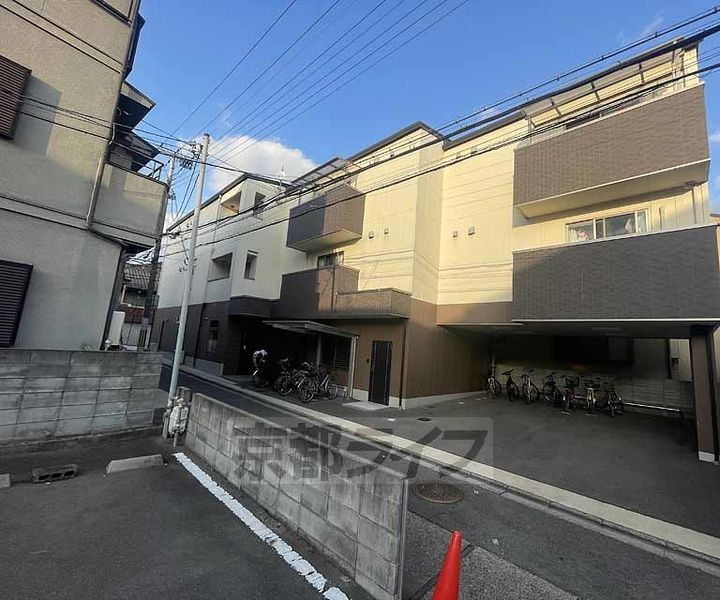 京都府京都市右京区太秦辻ケ本町 賃貸マンション
