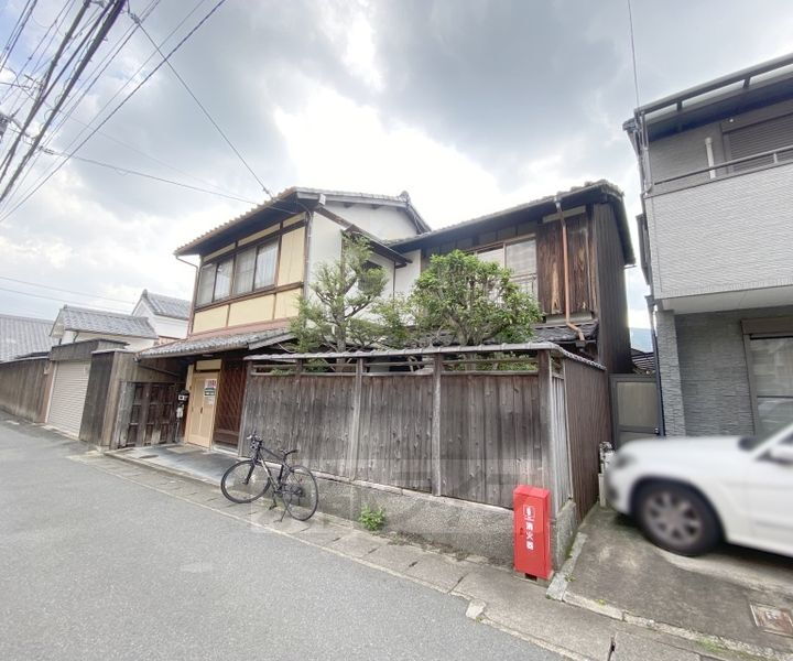 京都府京都市右京区嵯峨伊勢ノ上町 賃貸一戸建て