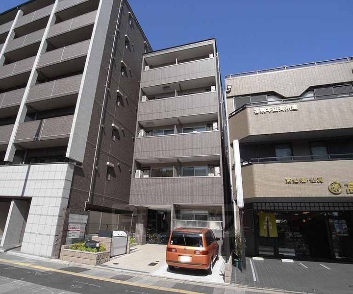 京都府京都市下京区佐女牛井町（醒ケ井通六条上る） 賃貸マンション