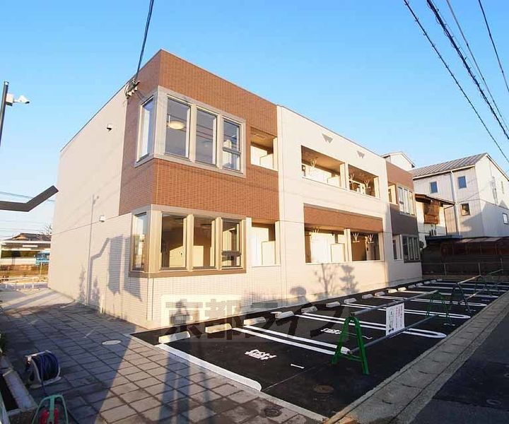 京都府京都市南区吉祥院嶋笠井町 築8年9ヶ月 2階建