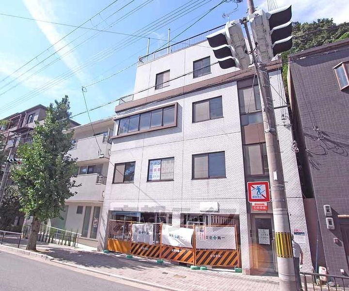 京都府京都市左京区黒谷町 賃貸マンション