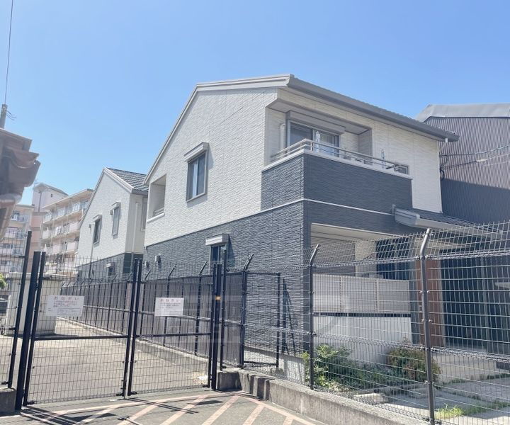 京都府京都市伏見区深草寺内町 2階建 築11年4ヶ月