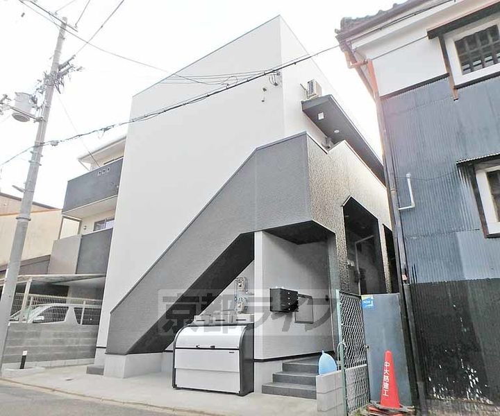 京都府京都市伏見区奈良屋町 2階建
