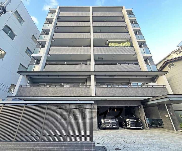 京都府京都市中京区壬生坊城町 築11年10ヶ月 5階建