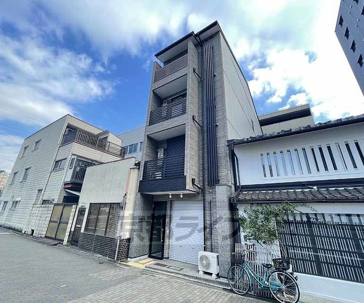 京都府京都市中京区錦堀川町 賃貸アパート