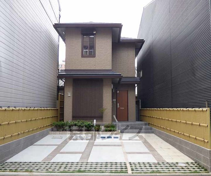 京都府京都市中京区東竹屋町 2階建