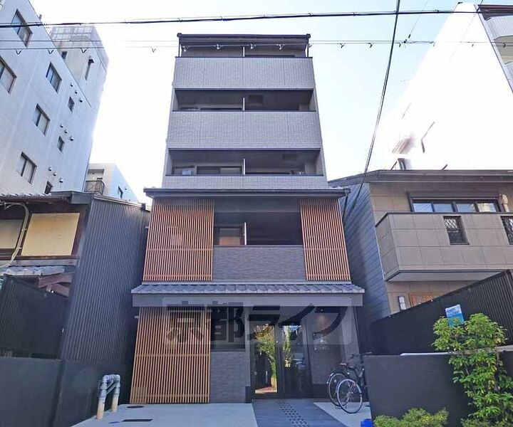 京都府京都市下京区鍵屋町 5階建