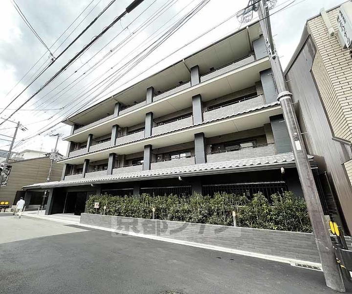 京都府京都市中京区黒門通御池上る織物屋町 築4年4ヶ月 4階建