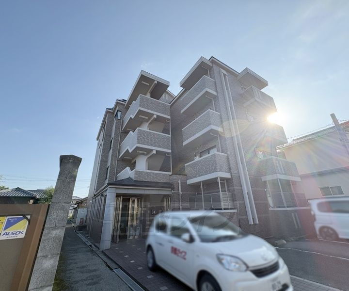 京都府亀岡市突抜町 賃貸マンション