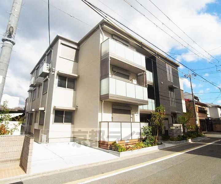 京都府京都市下京区西七条東石ケ坪町 築7年5ヶ月 3階建