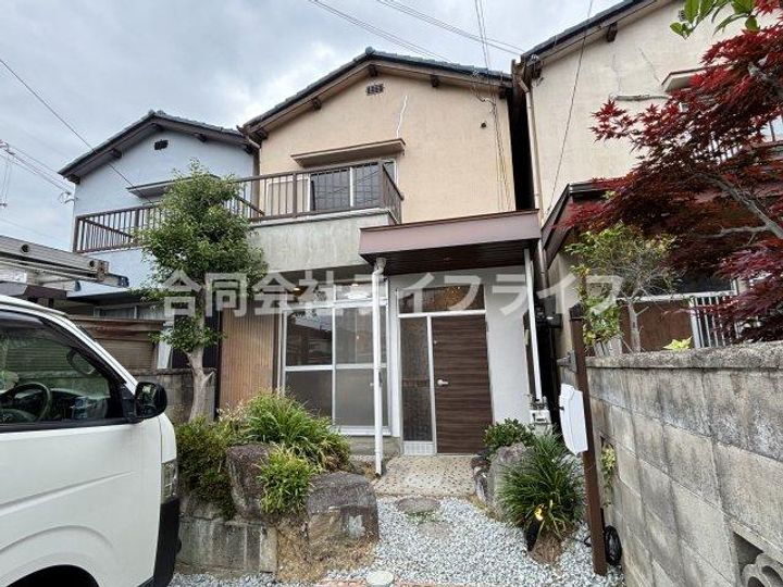 斑鳩町興留１丁目戸建