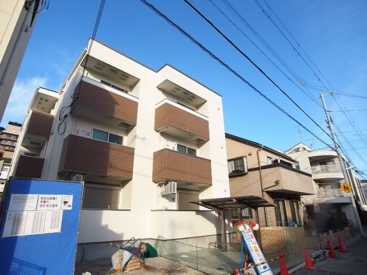兵庫県神戸市兵庫区小河通３丁目 3階建 築7年5ヶ月