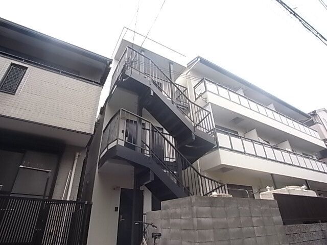 岡田マンション 3階建