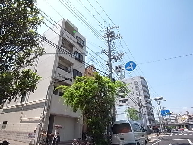 マンション浜崎 5階建