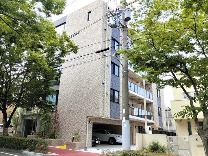 兵庫県芦屋市打出小槌町 5階建