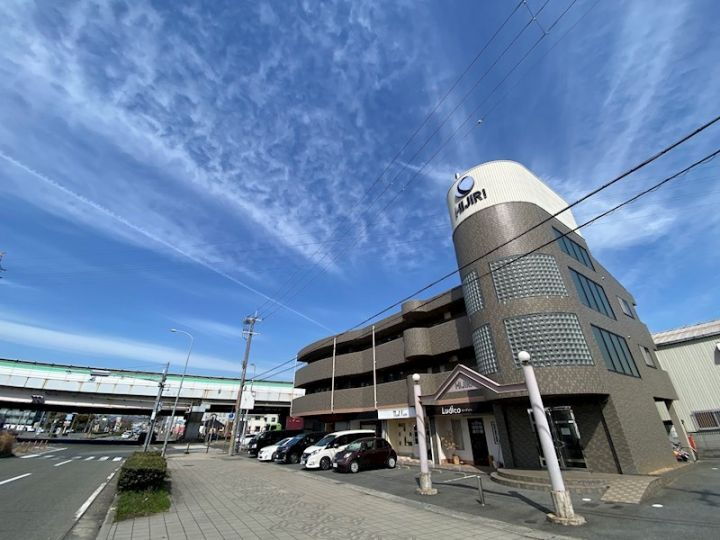 兵庫県姫路市飾磨区上野田５丁目 3階建 築24年6ヶ月