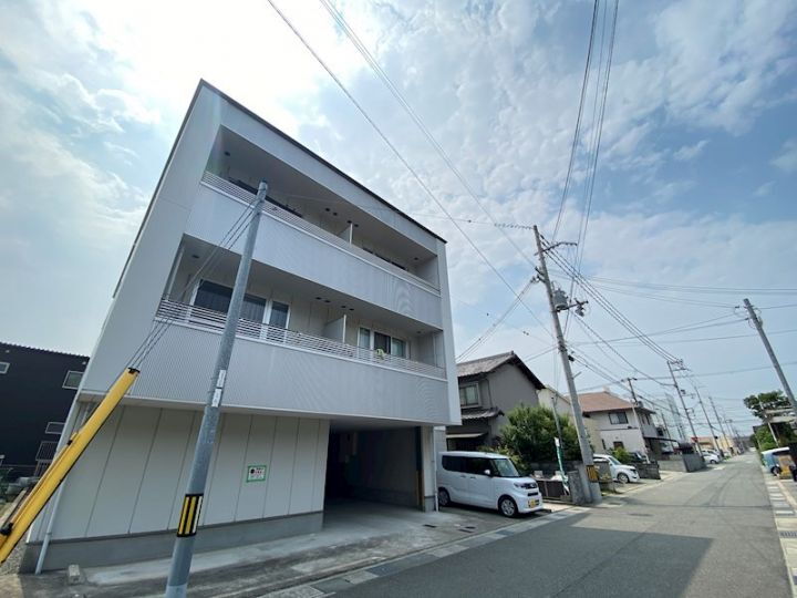 兵庫県姫路市南条 3階建 築17年4ヶ月