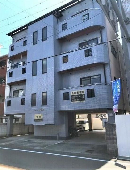 兵庫県姫路市五軒邸４丁目 4階建