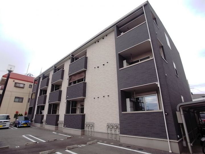兵庫県姫路市南条２丁目 3階建 築11年5ヶ月