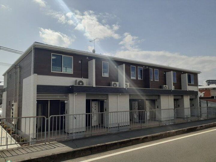 兵庫県加古川市平岡町新在家 2階建