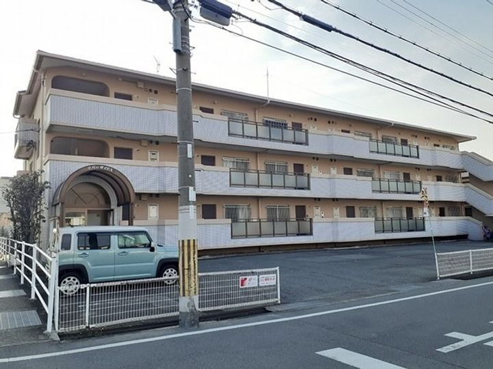 兵庫県加古川市平岡町新在家 2階建