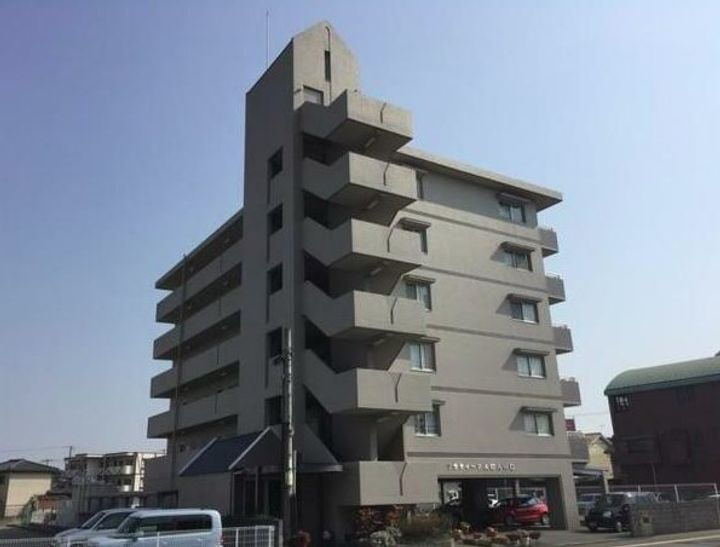 兵庫県姫路市飾磨区英賀春日町１丁目 6階建