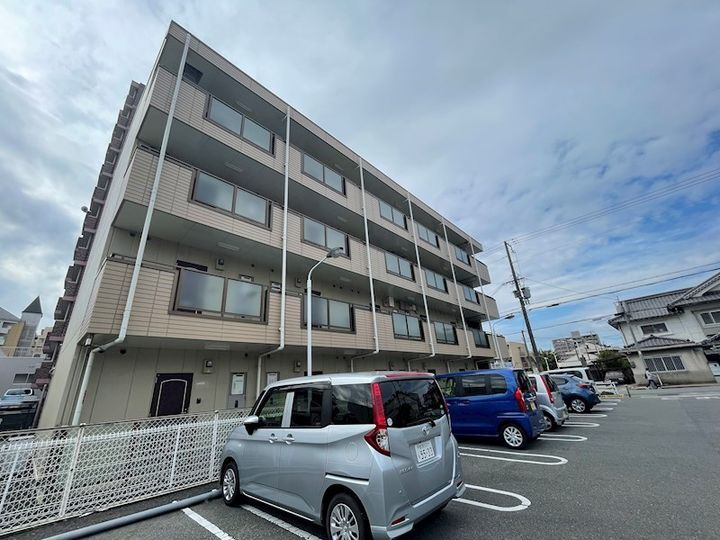 兵庫県姫路市飾磨区清水１丁目 4階建 築25年9ヶ月