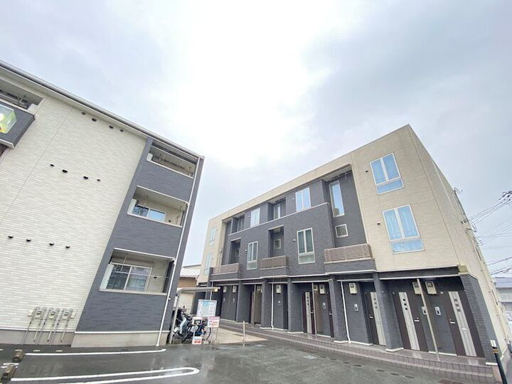 兵庫県姫路市南条２丁目 3階建 築11年5ヶ月