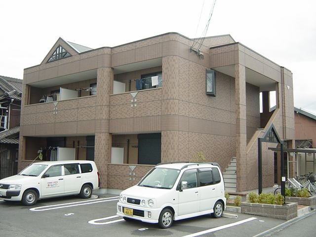 兵庫県姫路市亀山 2階建 築16年11ヶ月