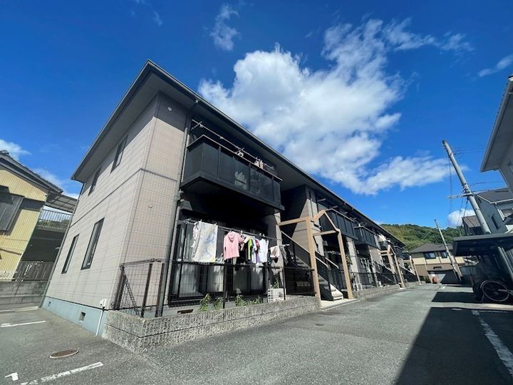 兵庫県姫路市大塩町 2階建