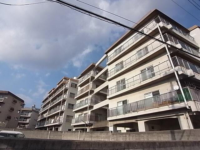 兵庫県神戸市垂水区南多聞台３丁目 6階建 築42年1ヶ月