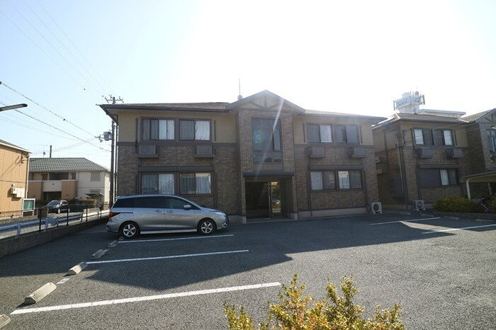 兵庫県姫路市飾磨区今在家 2階建 築18年4ヶ月