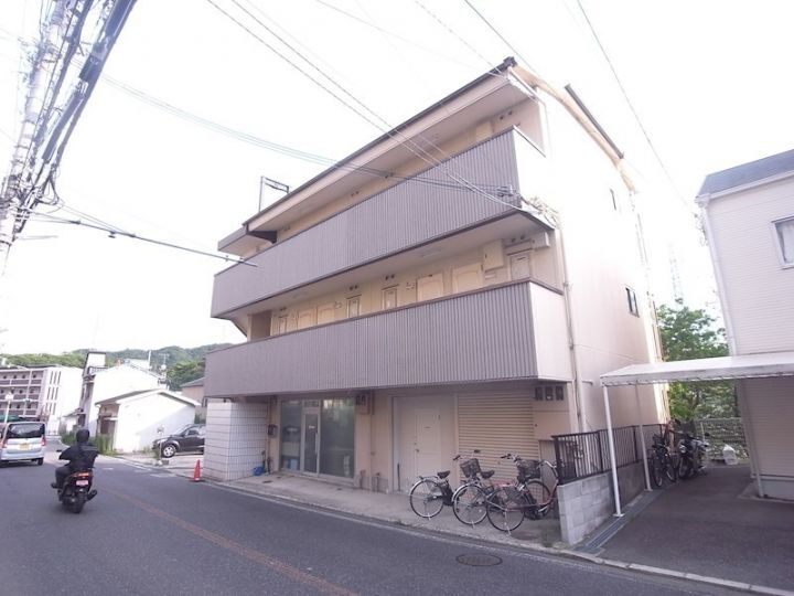 兵庫県神戸市須磨区妙法寺字乗越 3階建 築35年2ヶ月