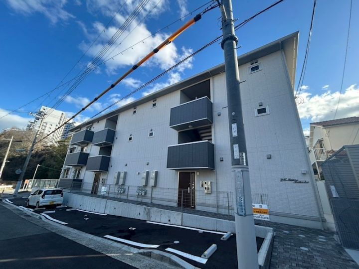 兵庫県神戸市垂水区舞子台８丁目 3階建 築1年5ヶ月