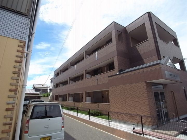 兵庫県神戸市西区伊川谷町有瀬 3階建