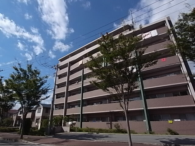 兵庫県神戸市西区丸塚１丁目 7階建