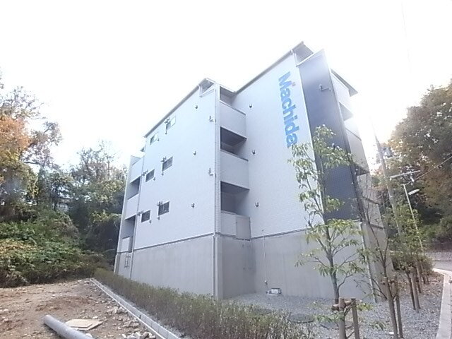 兵庫県神戸市須磨区妙法寺字道正川 3階建
