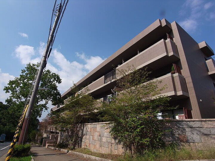 兵庫県神戸市垂水区清玄町 3階建 築28年6ヶ月