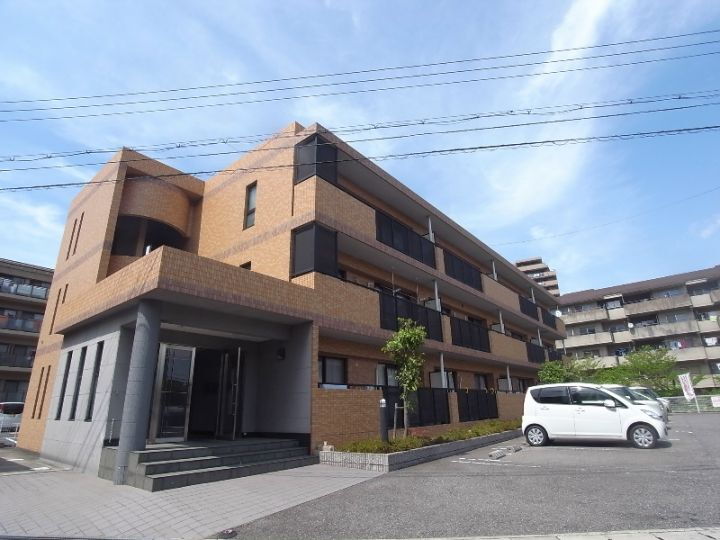 兵庫県神戸市西区伊川谷町有瀬 3階建 築21年6ヶ月