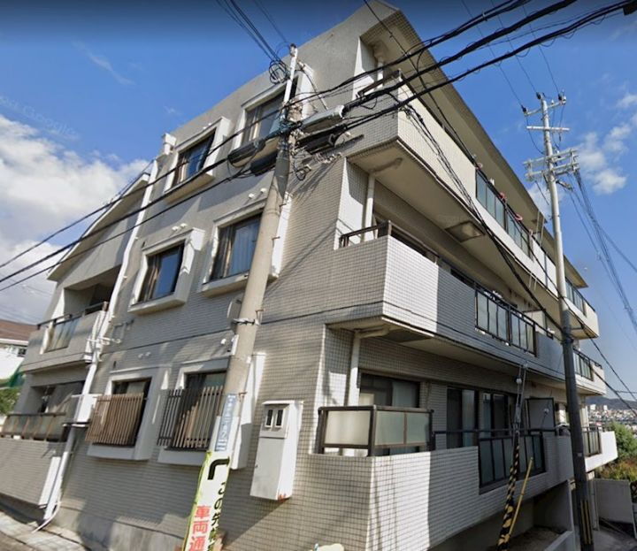 兵庫県神戸市垂水区千鳥が丘１丁目 3階建 築35年10ヶ月