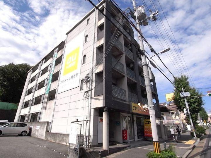 兵庫県神戸市垂水区本多聞３丁目 5階建 築32年10ヶ月